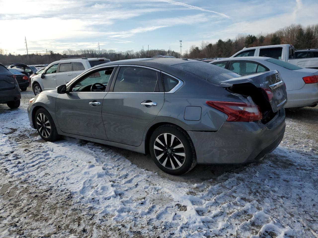2018 Nissan Altima - Image 2