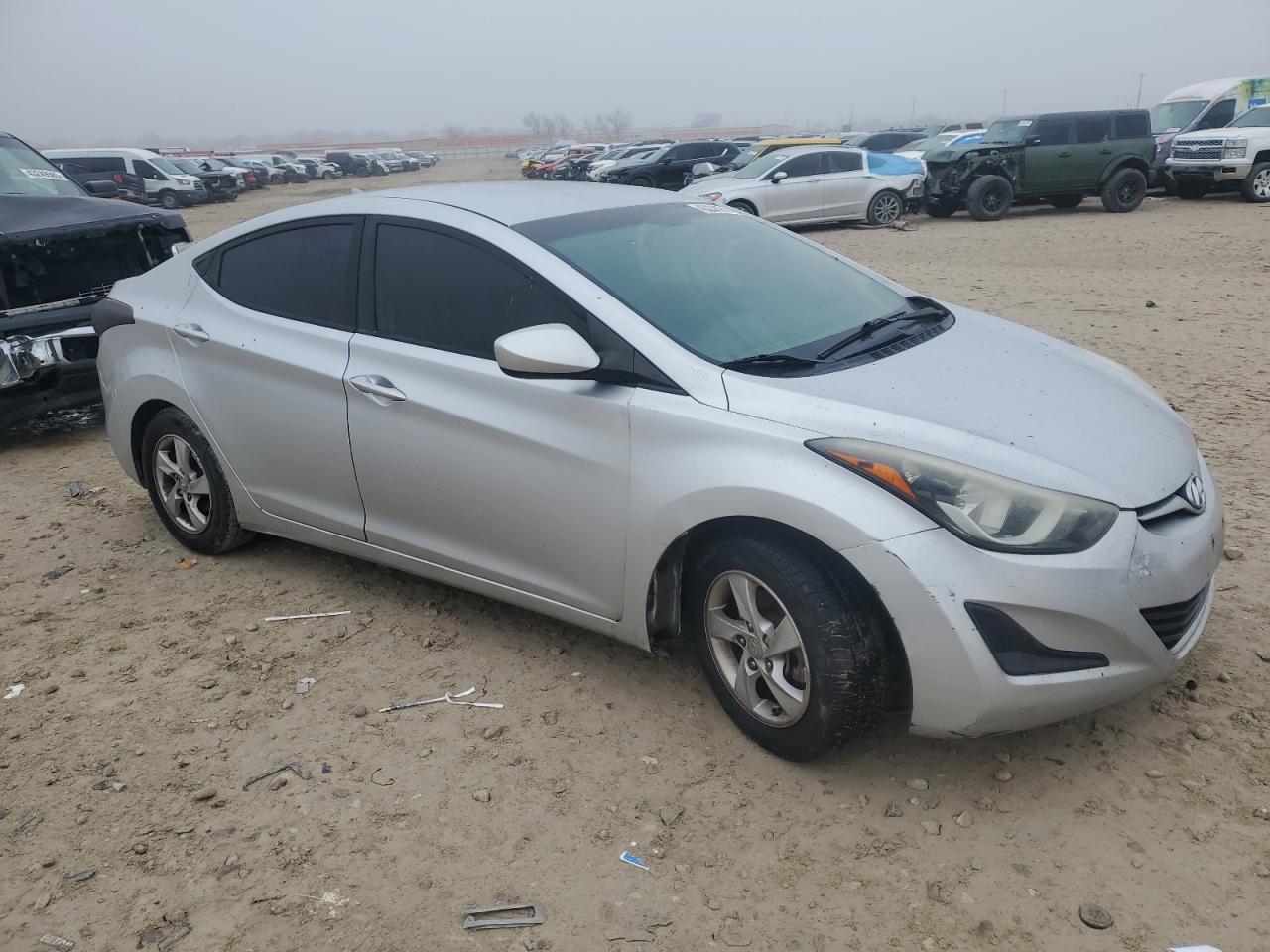 2015 Hyundai Elantra - Image 4