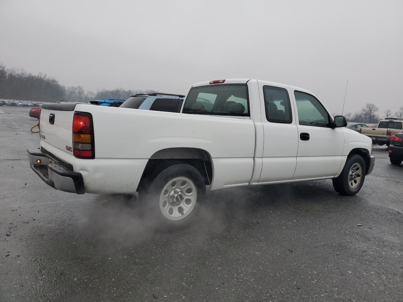 2007 GMC Sierra - Image 3