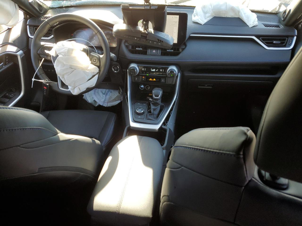 2024 Toyota RAV 4 - Image 8