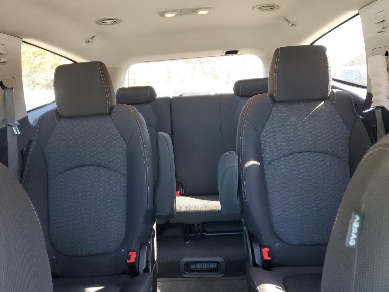 2014 Chevrolet Traverse - Image 10