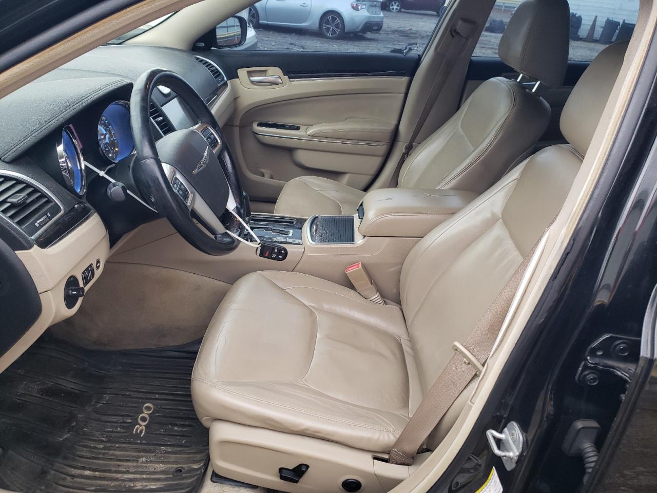 2011 Chrysler 300 - Image 7