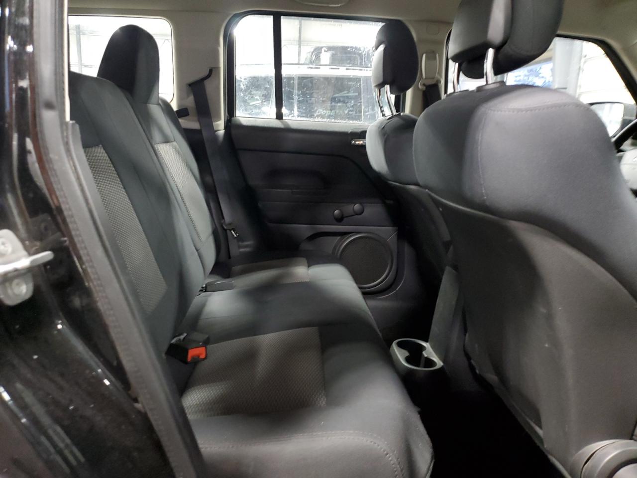 2010 Jeep Liberty (Patriot) - Image 11