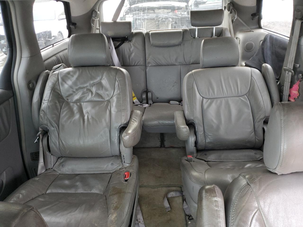 2007 Toyota Sienna - Image 10