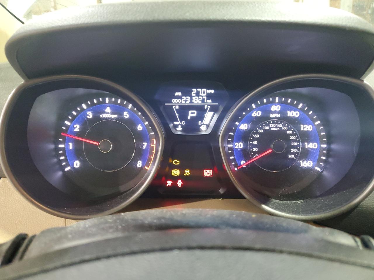2013 Hyundai Elantra - Image 9