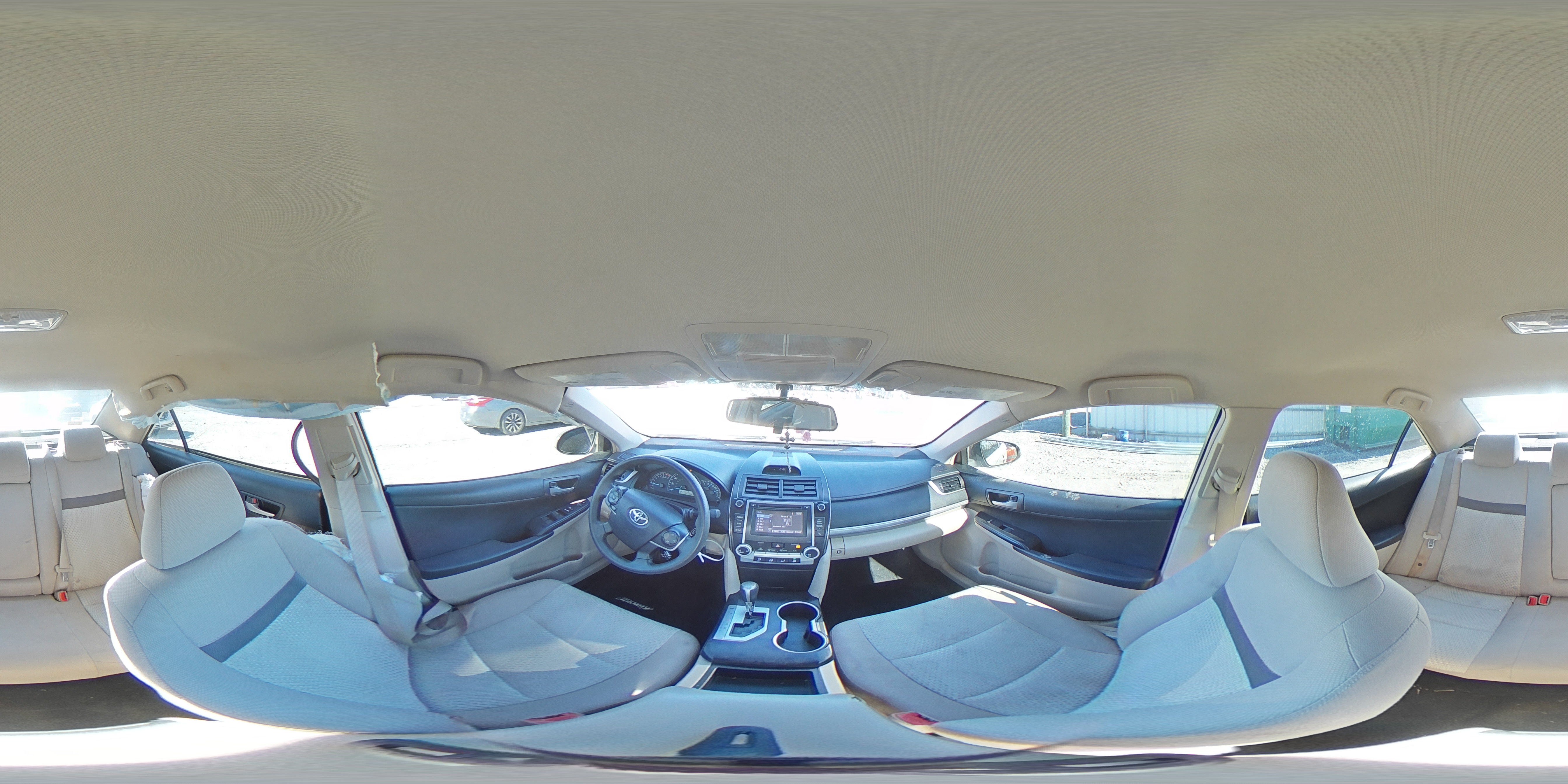 2014 Toyota Camry - Image 13