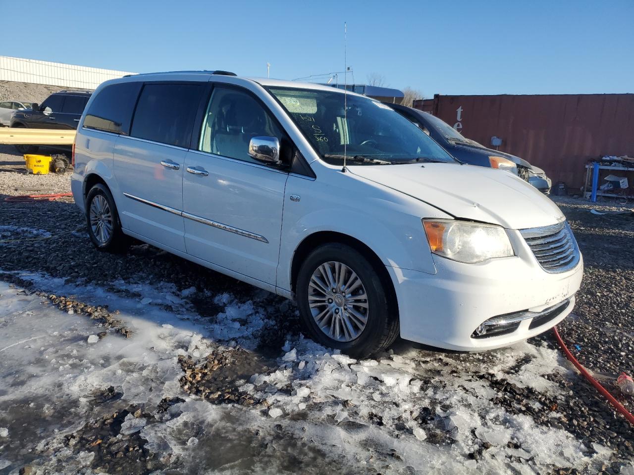 2014 Chrysler Town & Country - Image 4