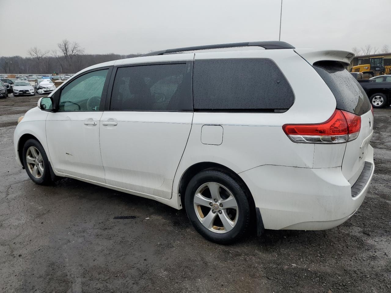 2012 Toyota Sienna - Image 2