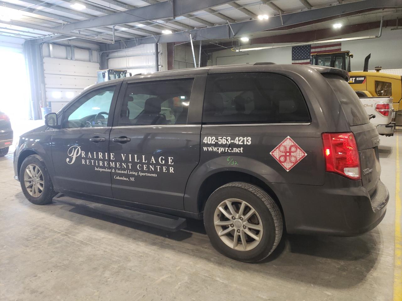 2019 Dodge Caravan - Image 2