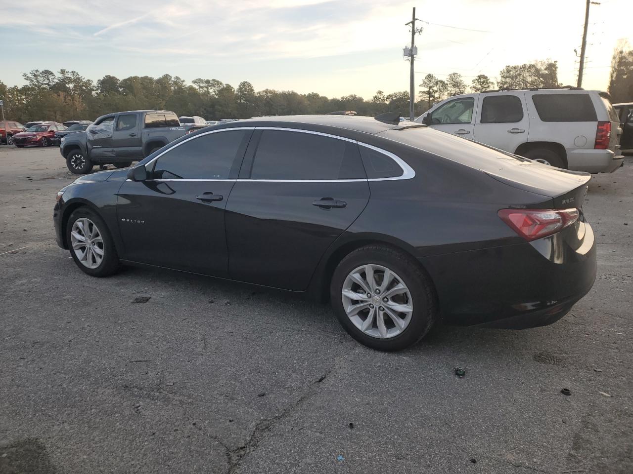 2022 Chevrolet Malibu - Image 2