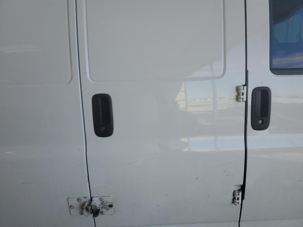 2013 Chevrolet Express - Image 11