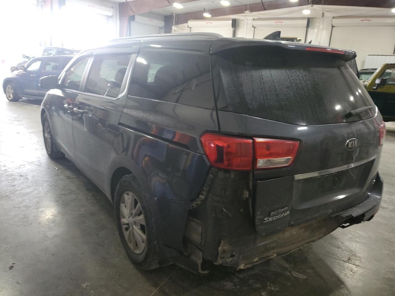 2016 Kia Sedona - Image 2