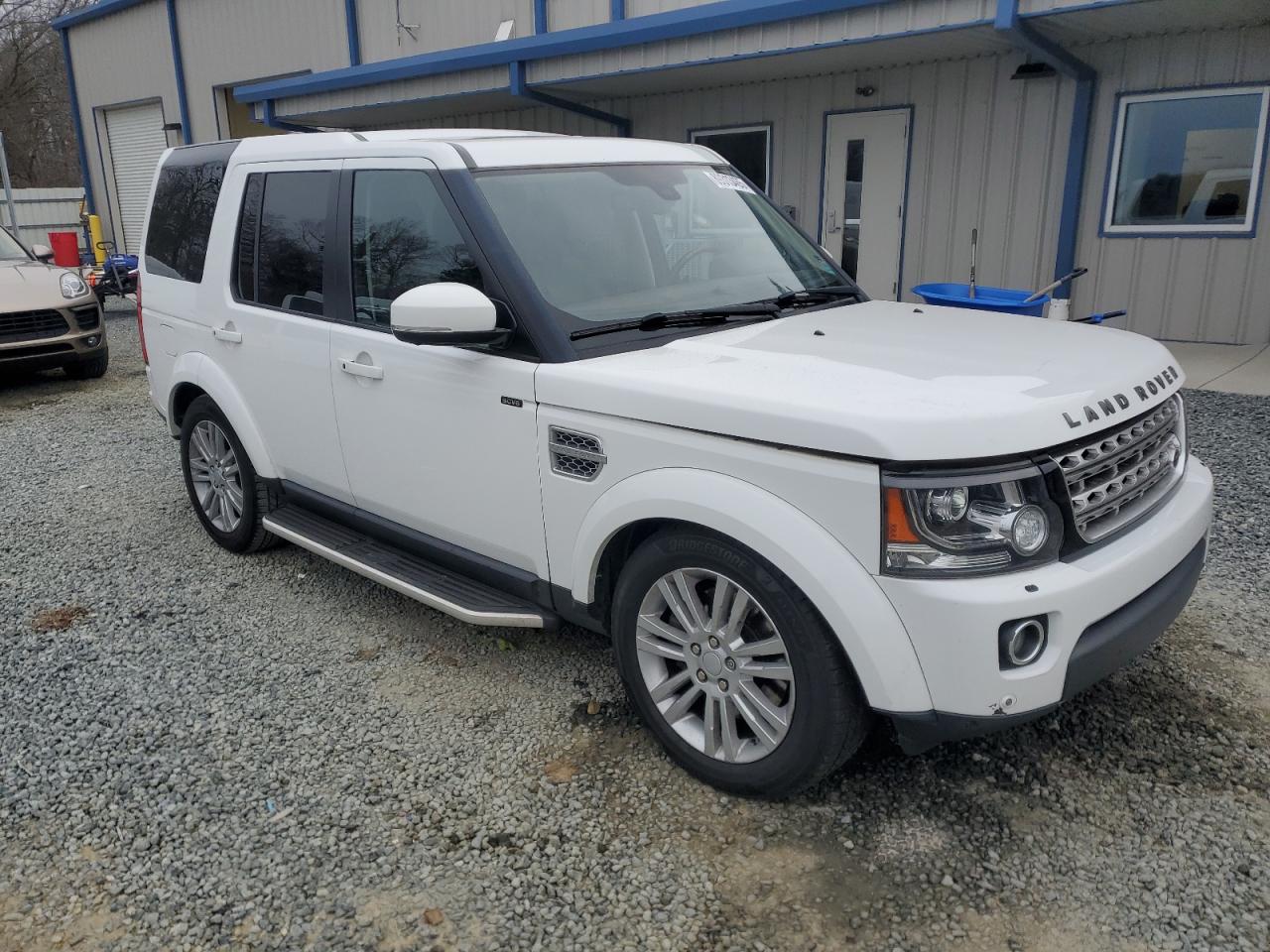 2016 Land Rover LR4 - Image 4