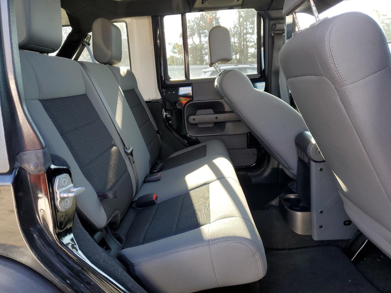 2009 Jeep Wrangler - Image 11