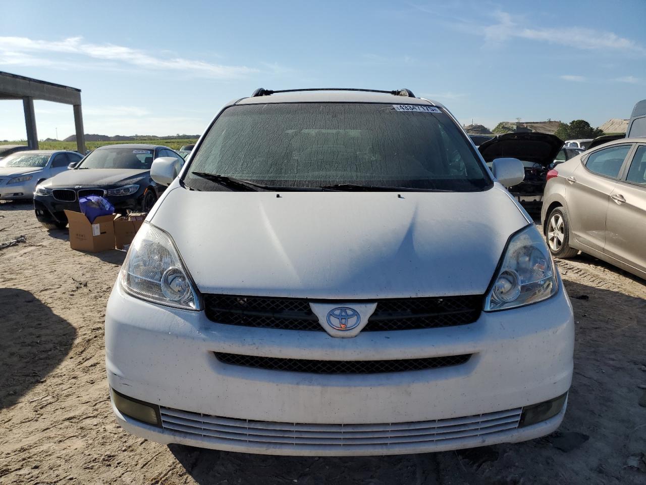 2005 Toyota Sienna - Image 5
