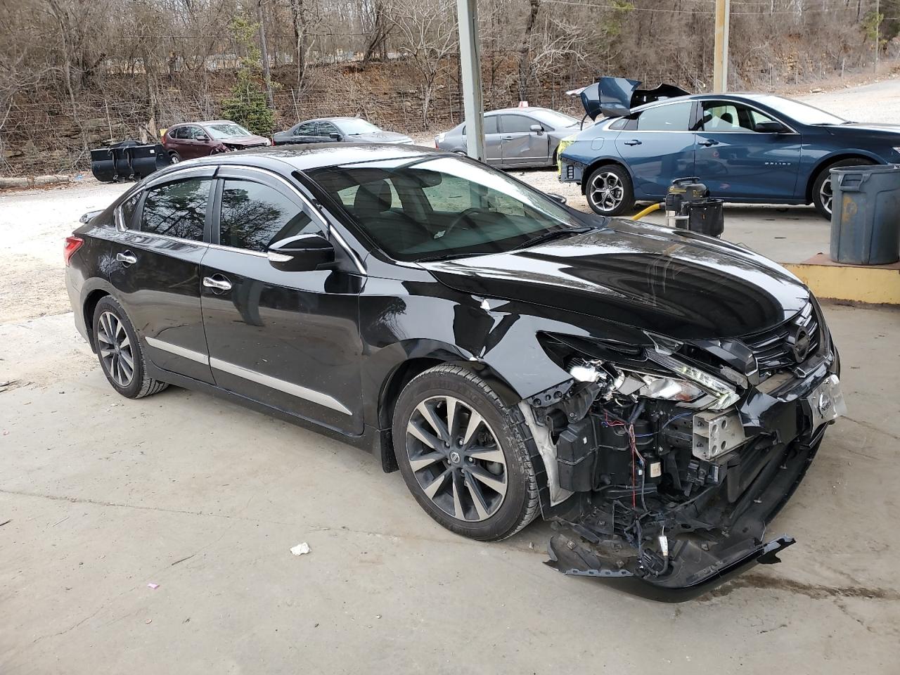 2017 Nissan Altima - Image 4