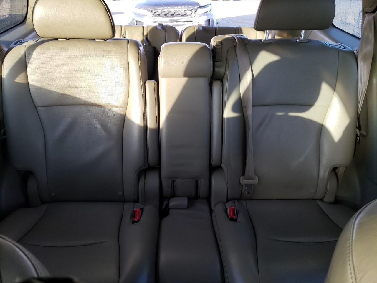 2011 Toyota Highlander - Image 10
