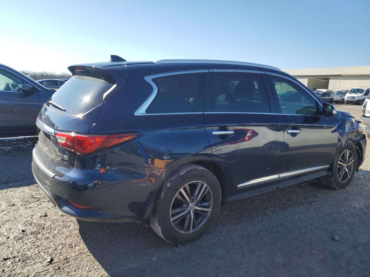 2017 Infiniti QX60 - Image 3