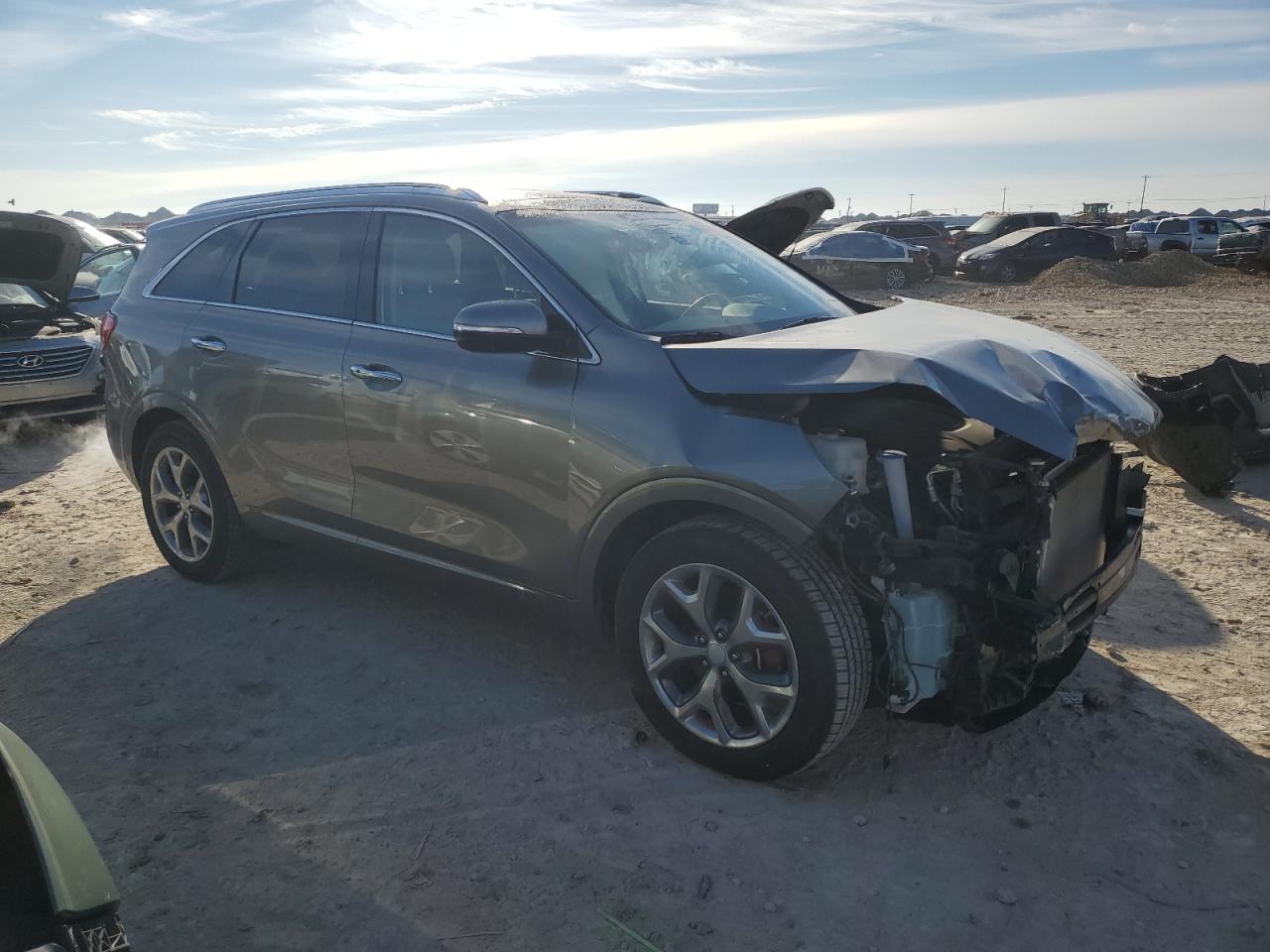 2017 Kia Sorento - Image 4