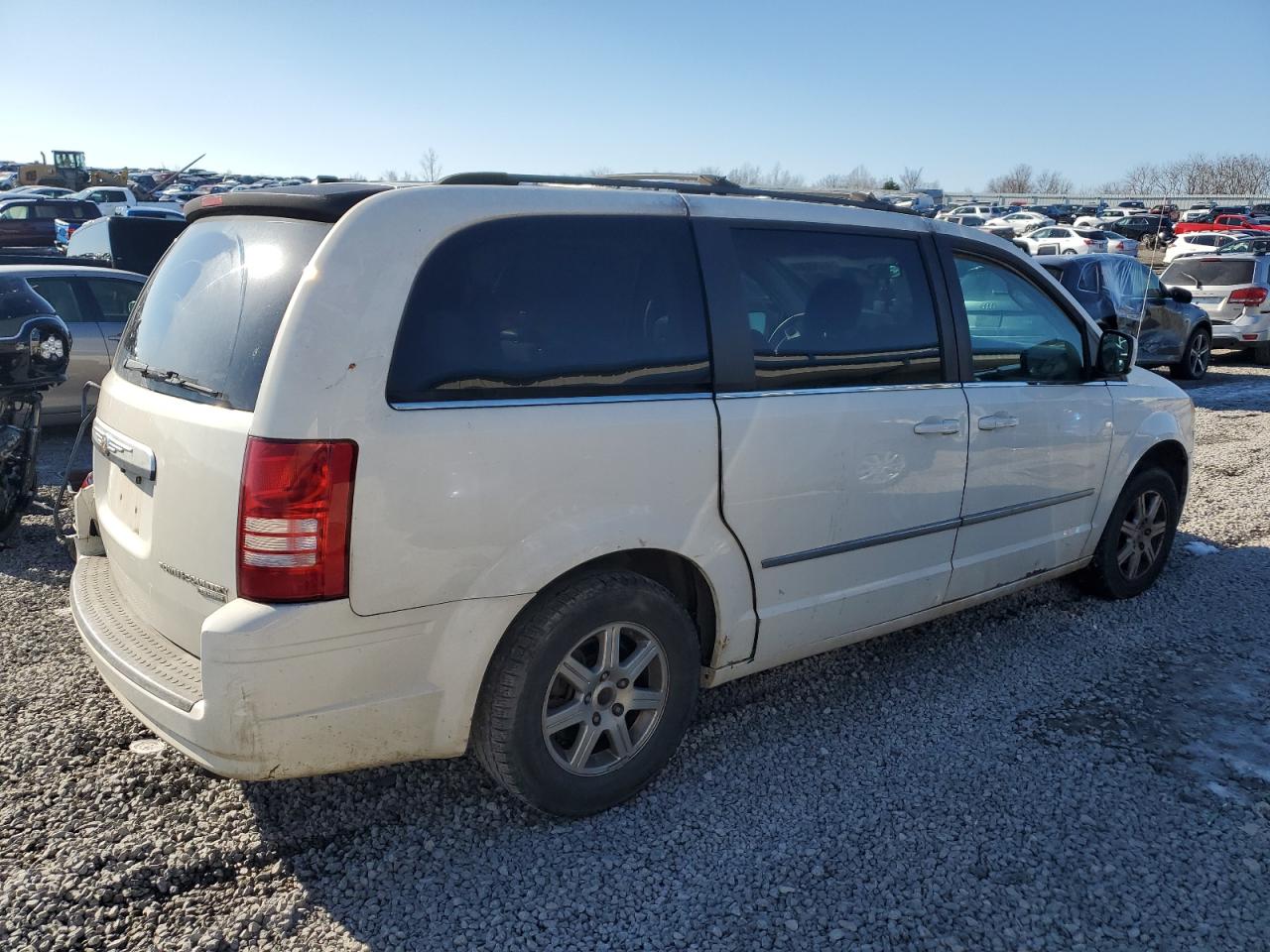 2010 Chrysler Town & Country - Image 3