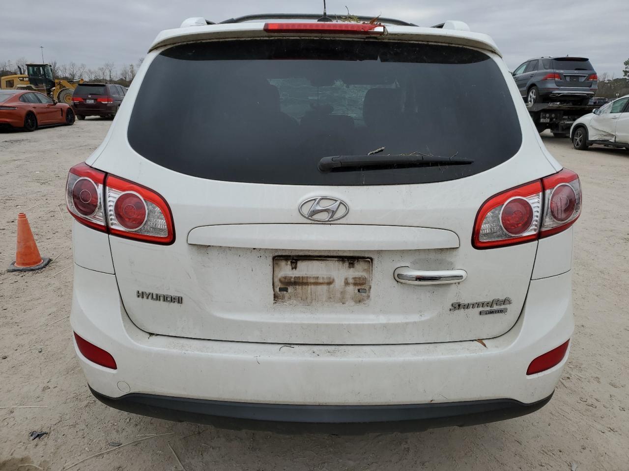 2011 Hyundai Santa Fe - Image 6