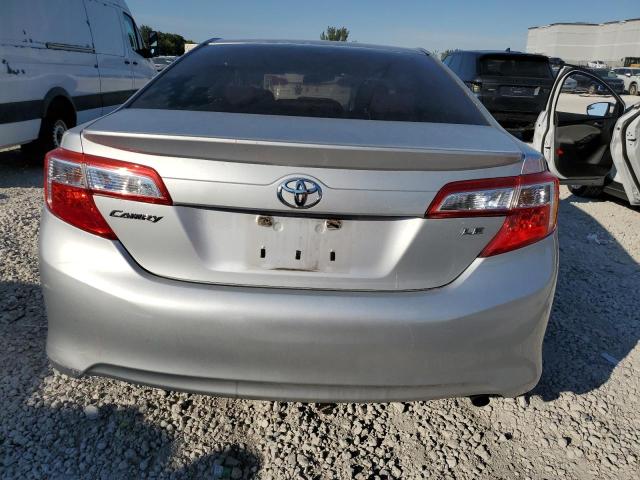  TOYOTA CAMRY 2012 Srebrny