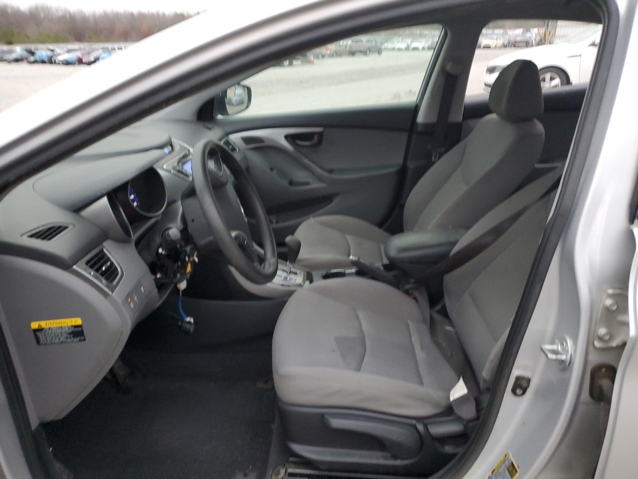 2013 Hyundai Elantra - Image 7