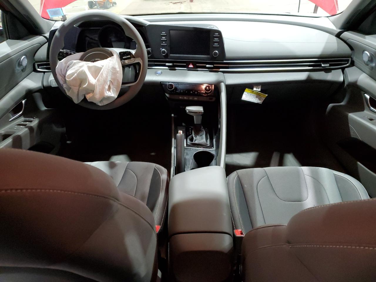 2022 Hyundai Elantra - Image 8