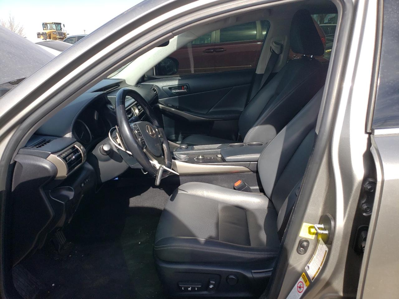 2015 Lexus IS - Image 7