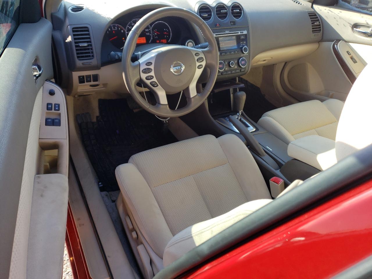 2010 Nissan Altima - Image 8