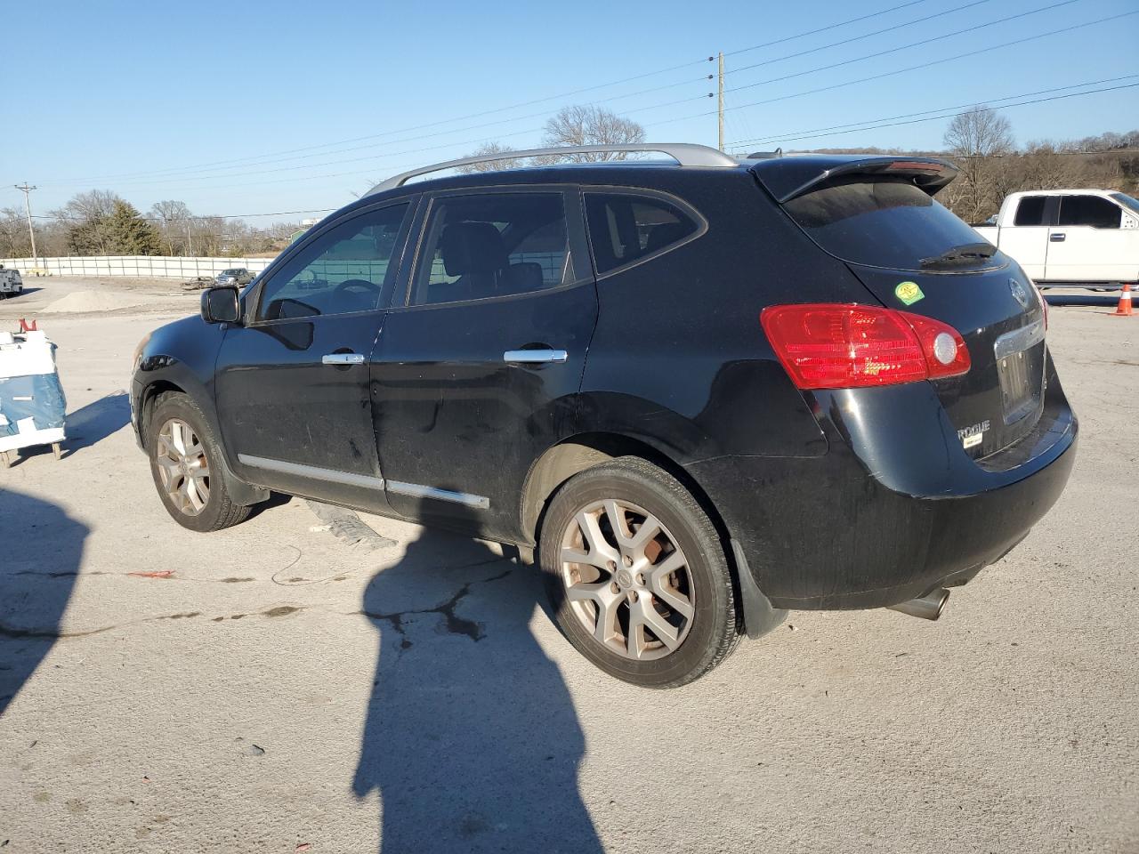 2012 Nissan Rogue - Image 2