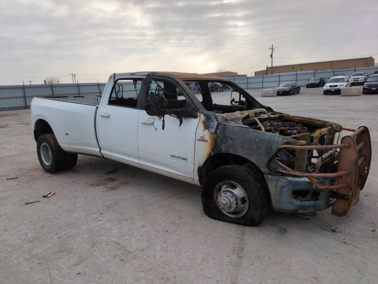 2019 RAM 3500 - Image 4