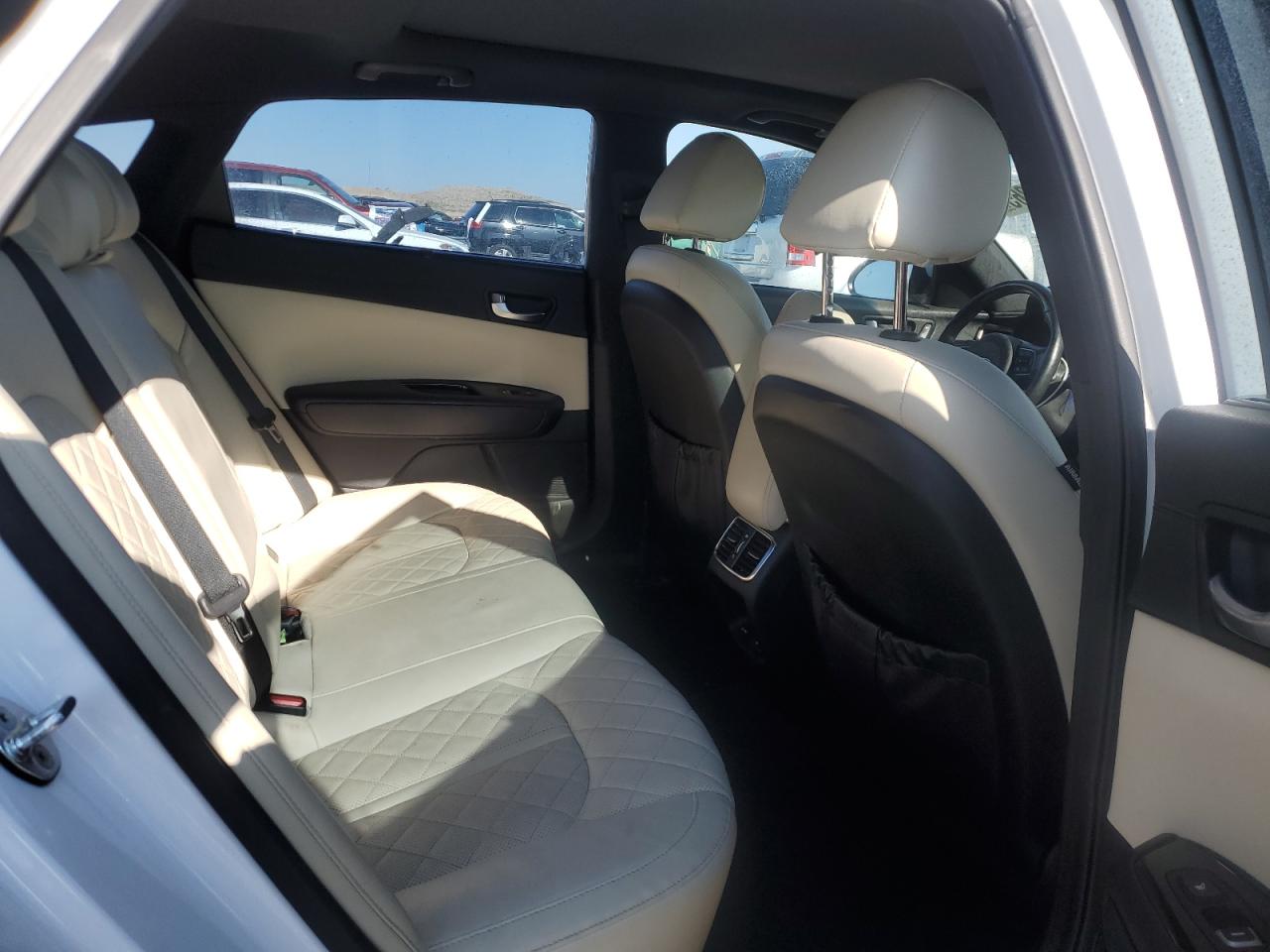 2016 Kia Optima - Image 10