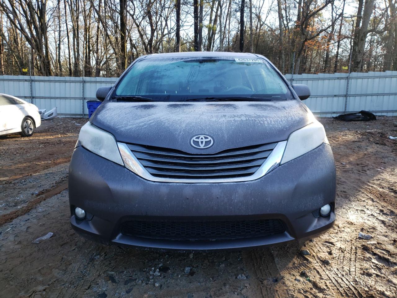 2012 Toyota Sienna - Image 5