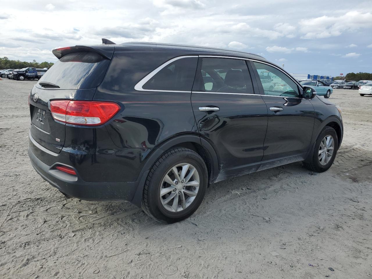 2017 Kia Sorento - Image 3