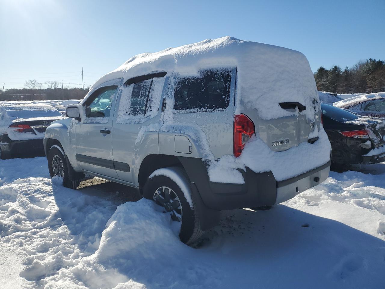 2015 Nissan XTerra - Image 2
