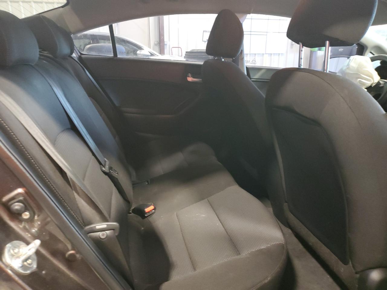 2017 Kia Forte - Image 11