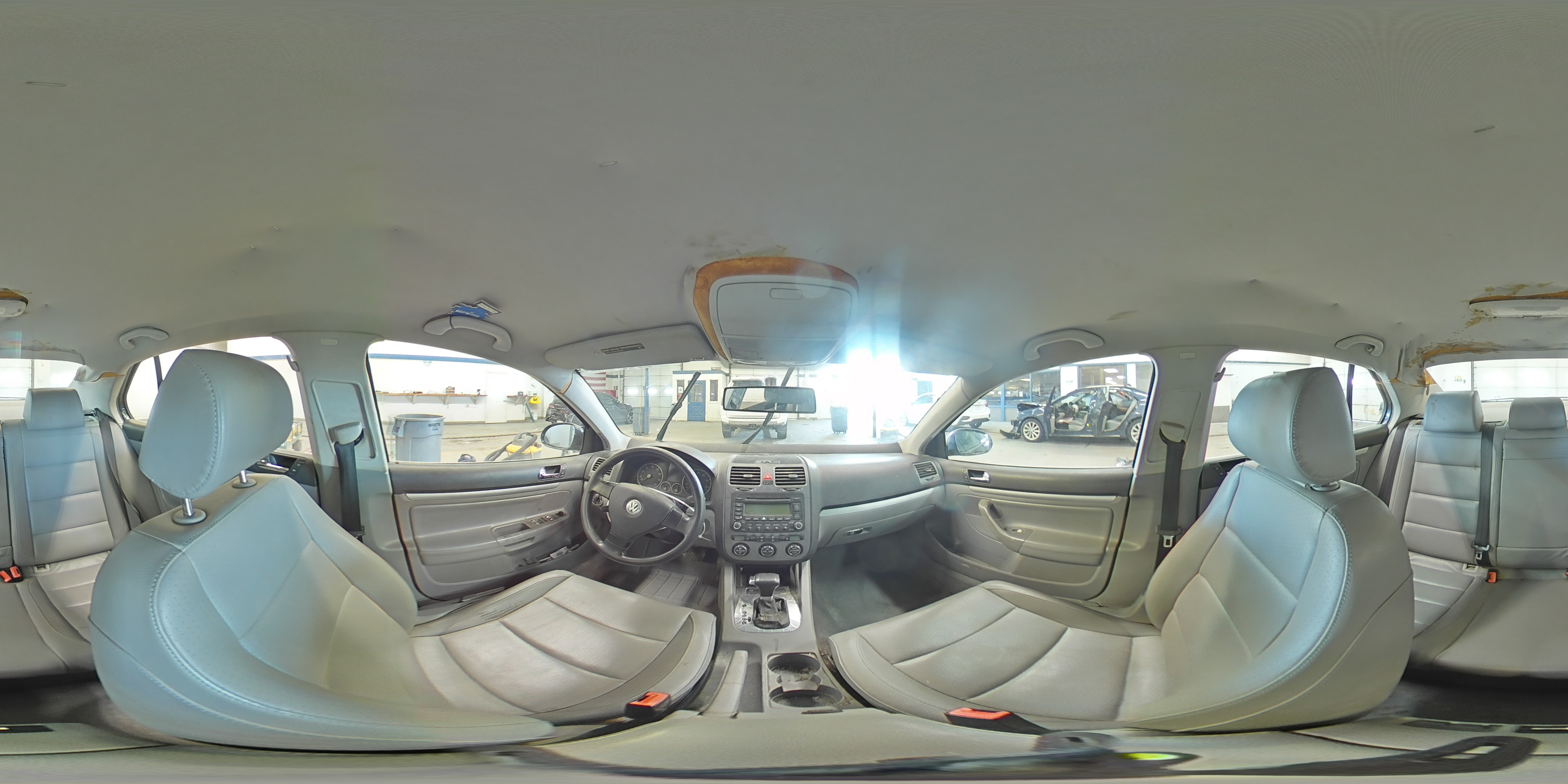 2005 Volkswagen Jetta - Image 13