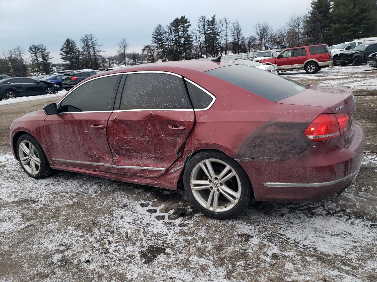 2015 Volkswagen Passat - Image 2