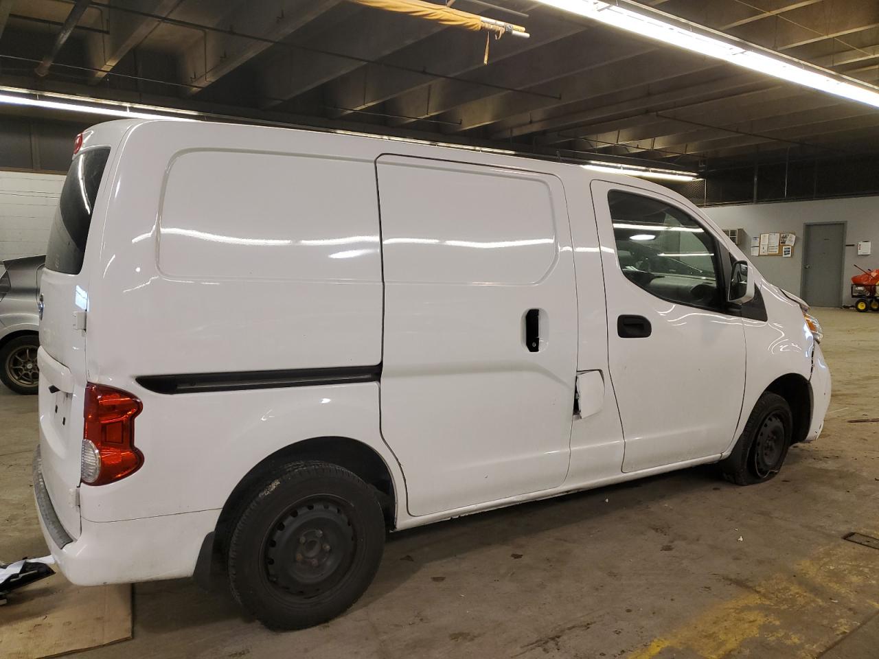 2015 Nissan NV - Image 3