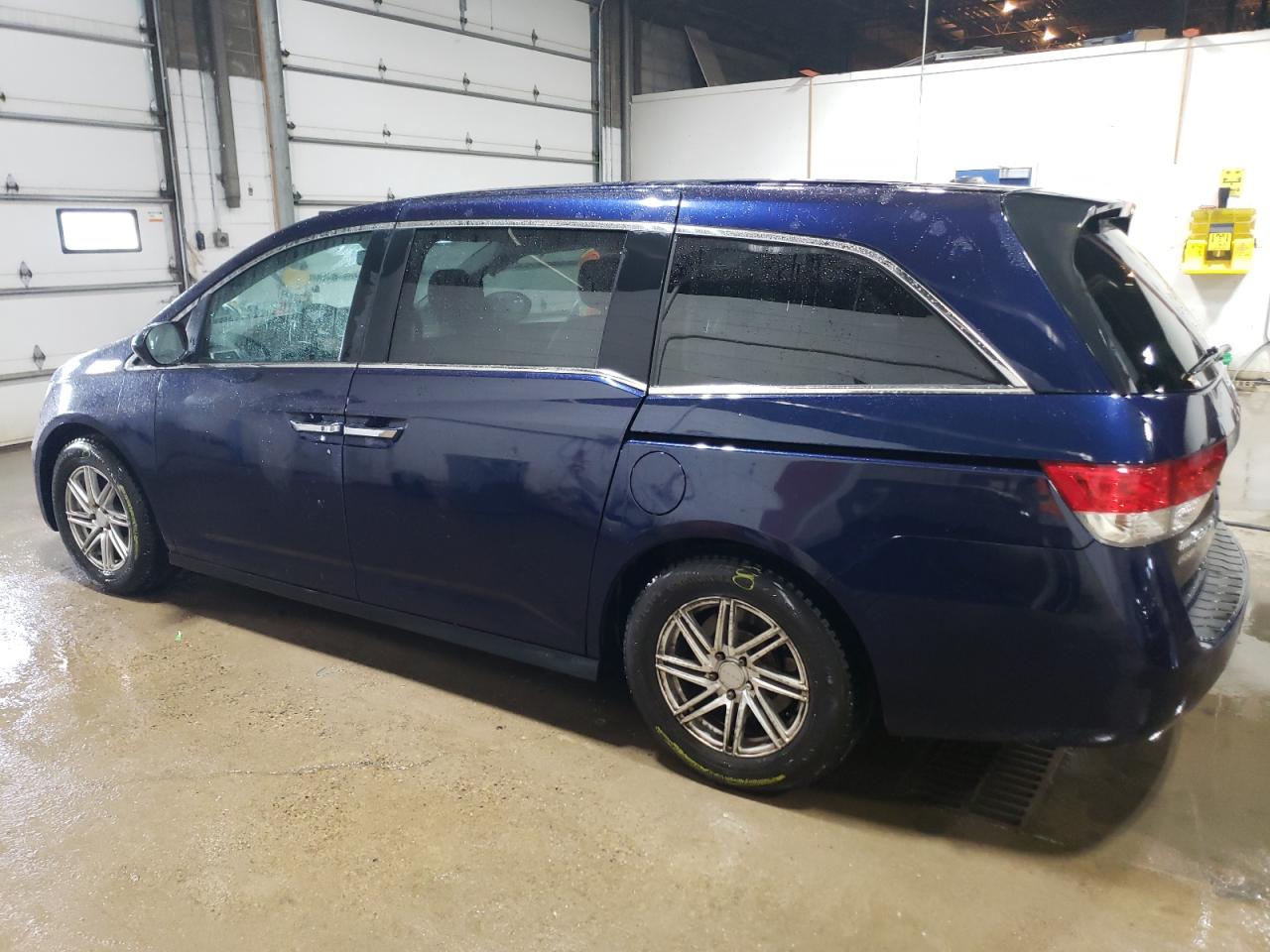 2016 Honda Odyssey - Image 2