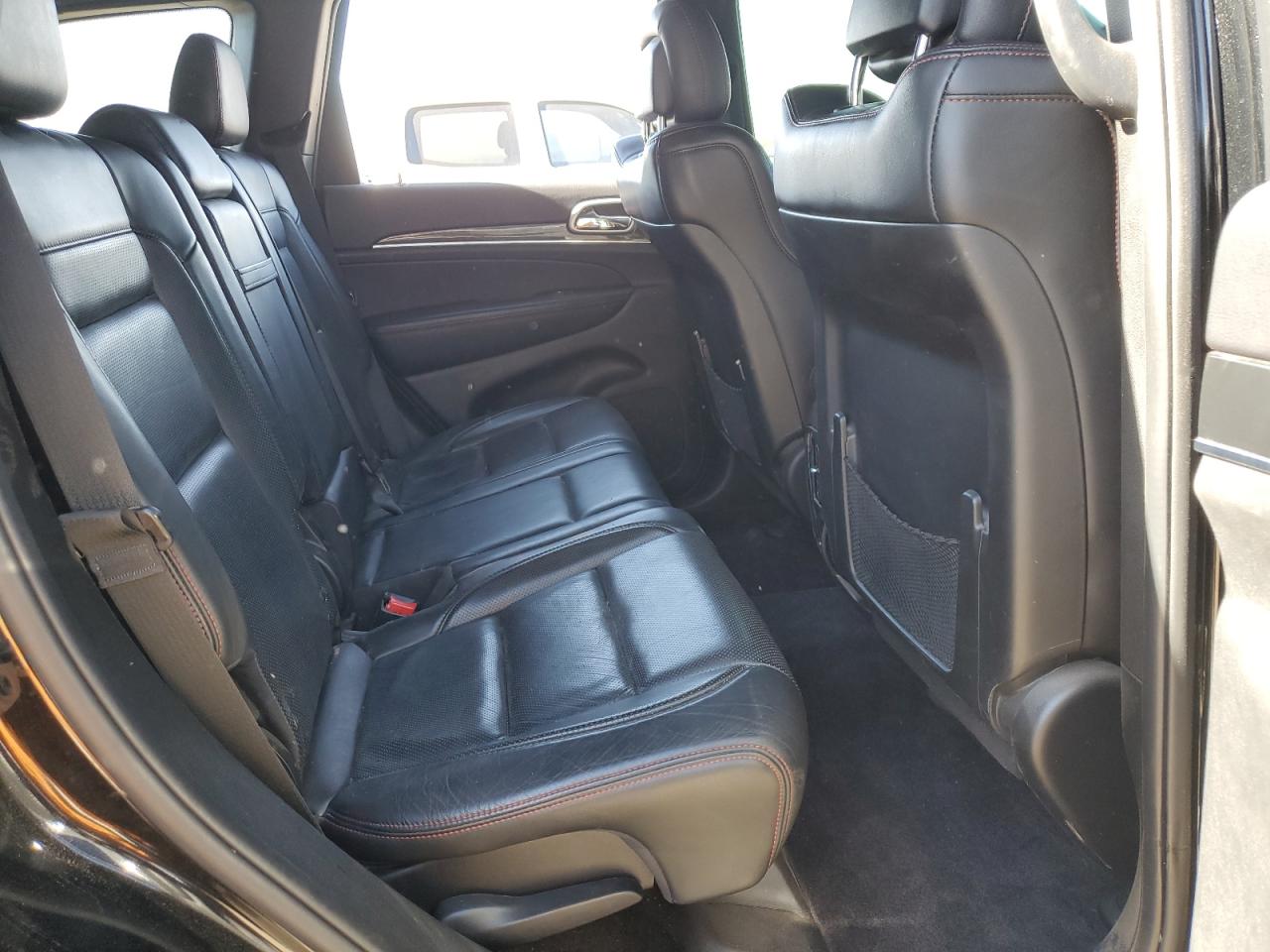 2018 Jeep Grand Cherokee - Image 11