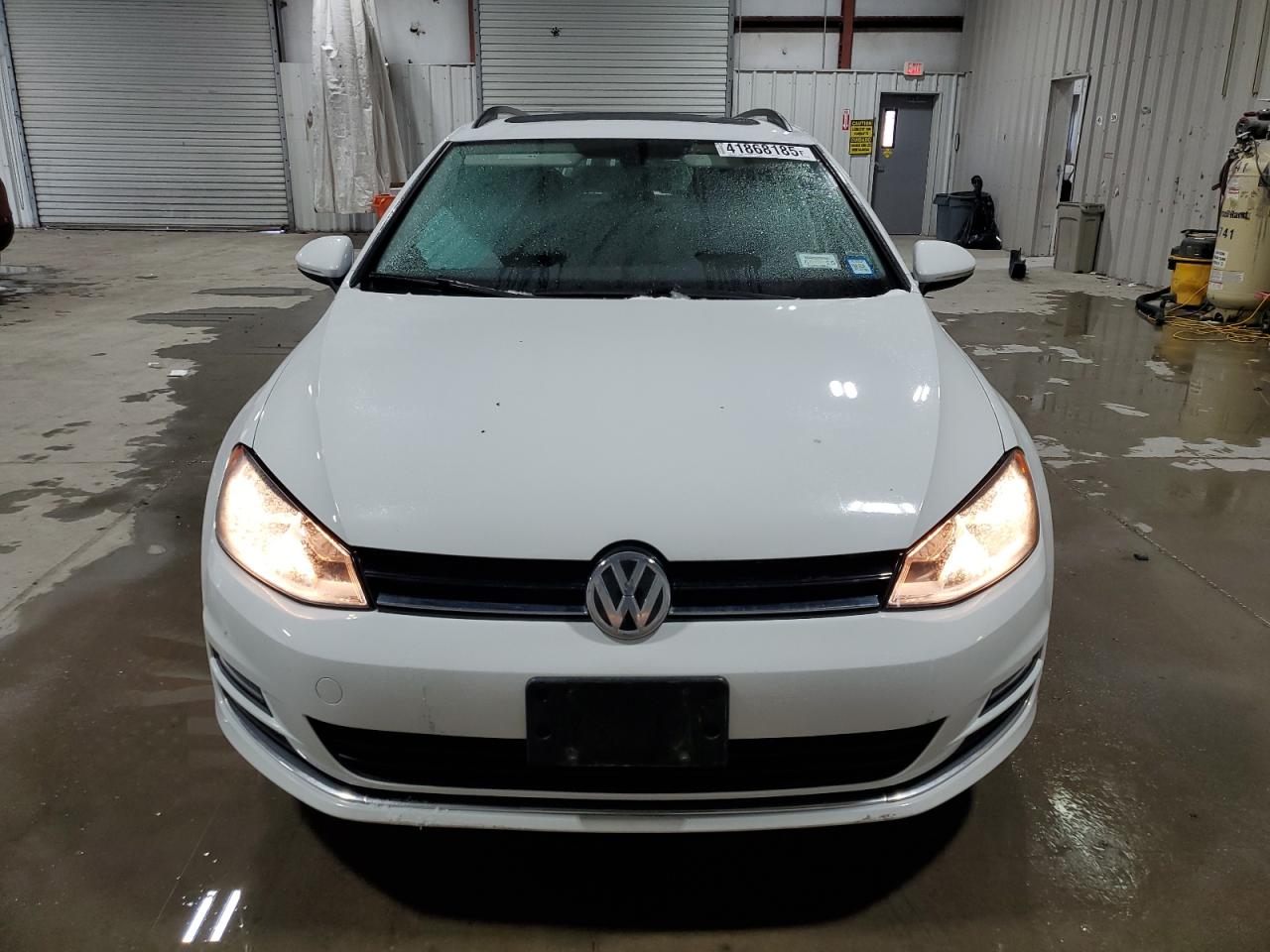 2017 Volkswagen Golf - Image 5