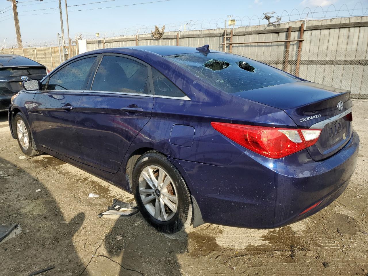 2013 Hyundai Sonata - Image 2