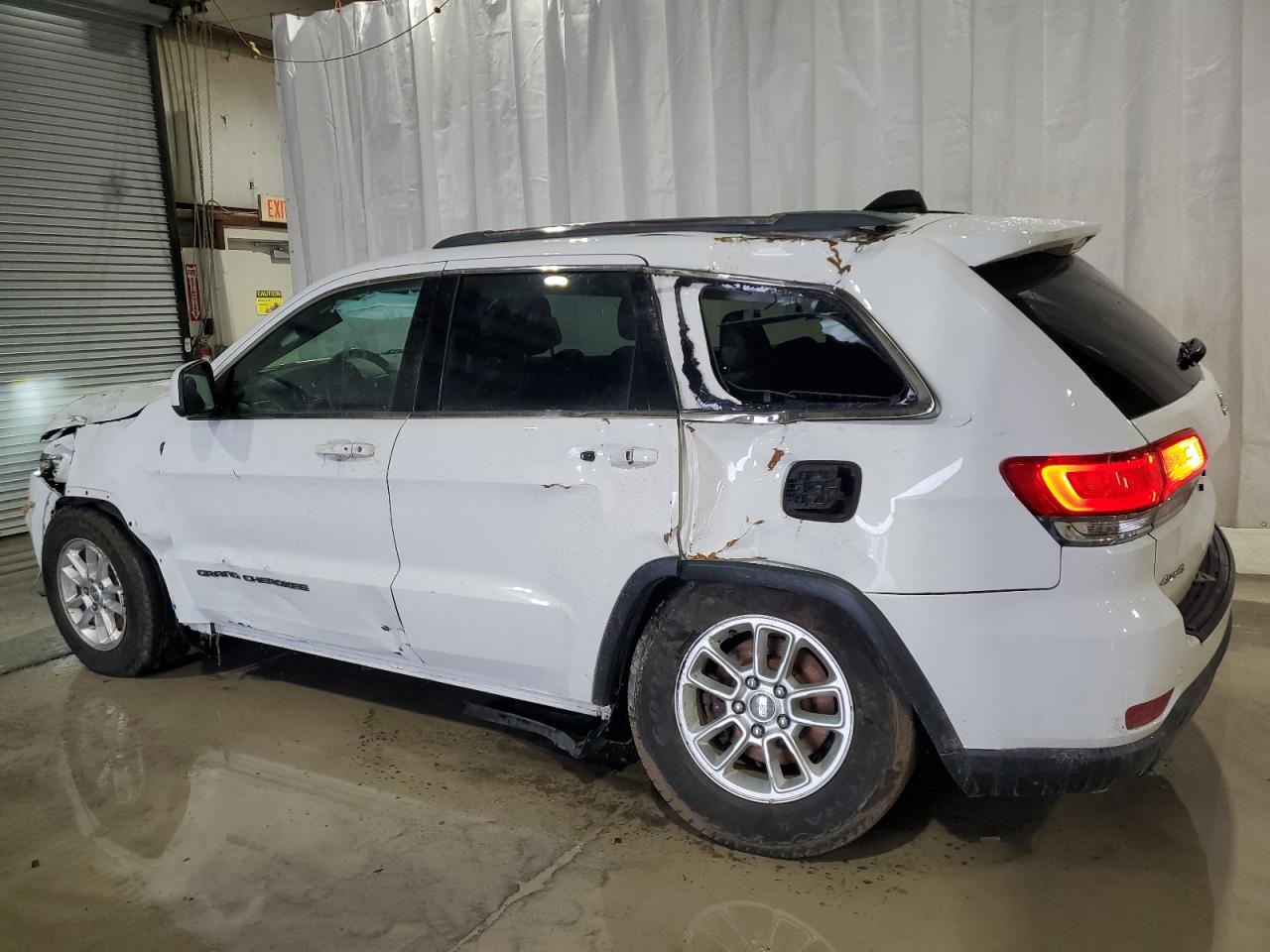 2018 Jeep Grand Cherokee - Image 2