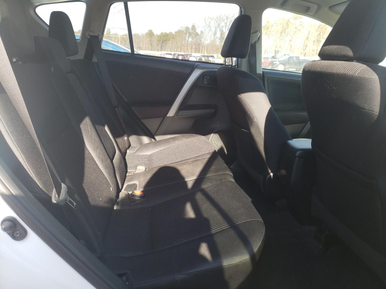 2016 Toyota RAV 4 - Image 11