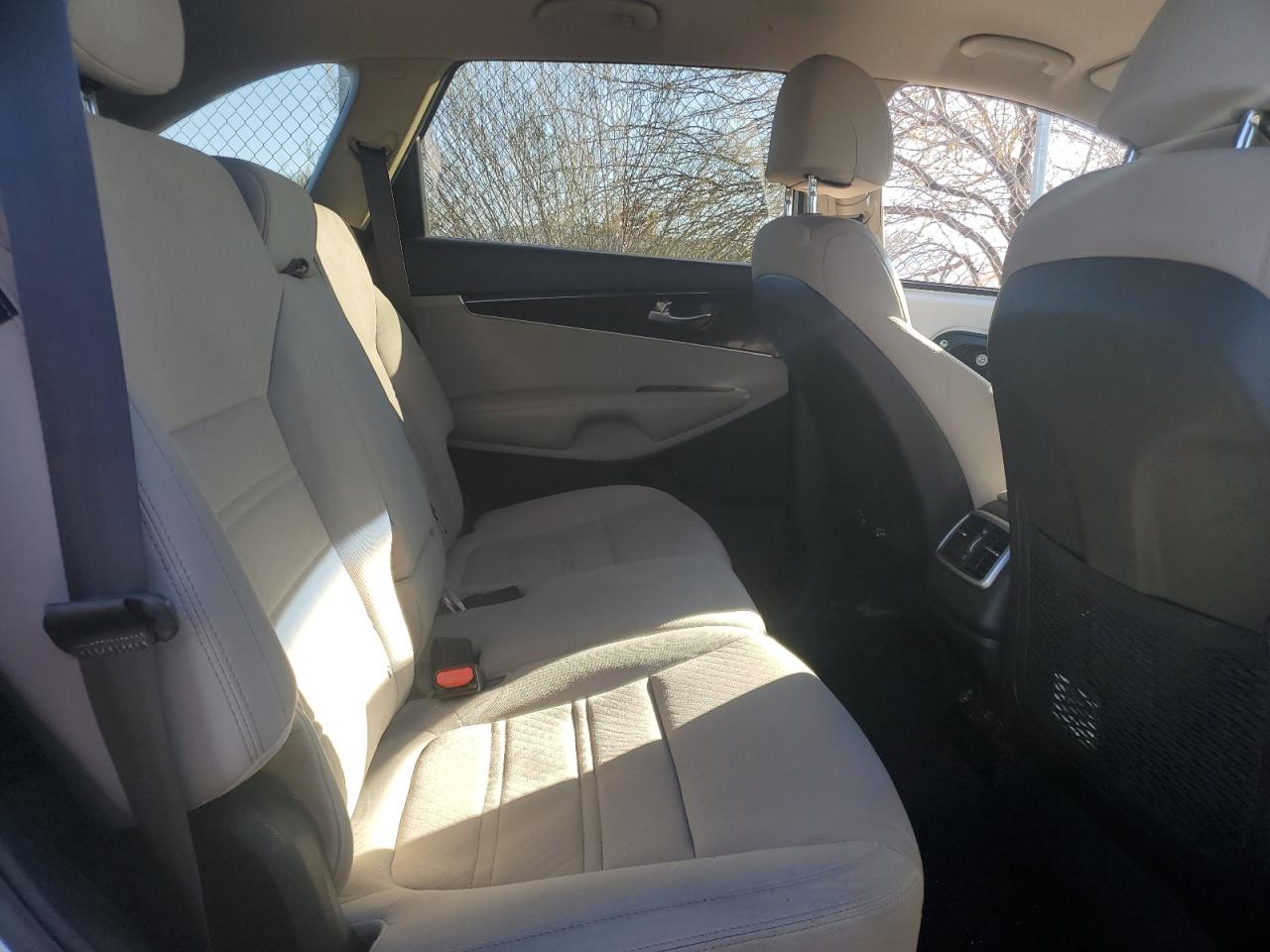 2017 Kia Sorento - Image 11