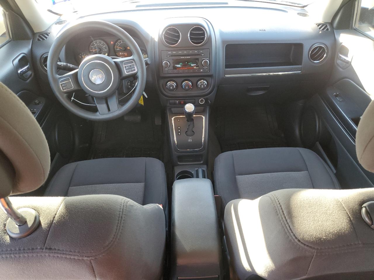 2014 Jeep Liberty (Patriot) - Image 8