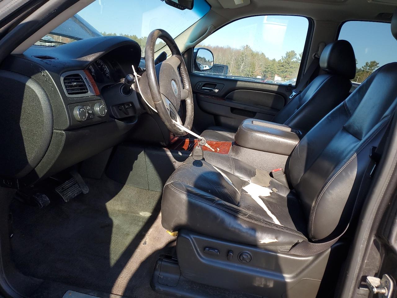 2011 Chevrolet Suburban - Image 7