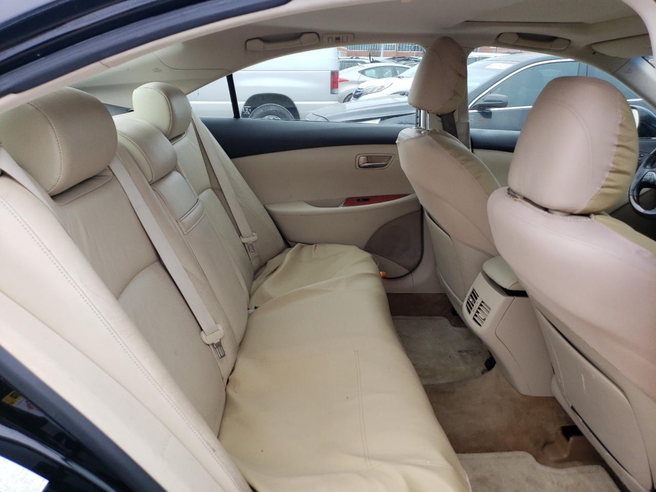 2010 Lexus ES - Image 10